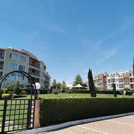 с една спалня в комплекс Sunny Island Csernomorec