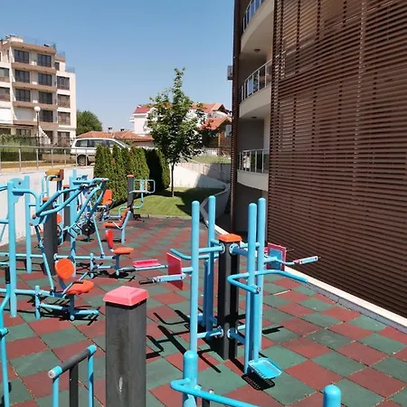 с една спалня в комплекс Sunny Island Apartman